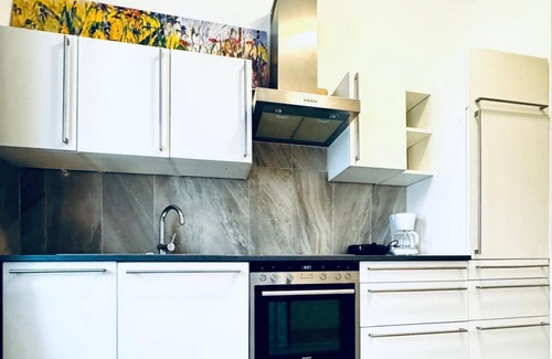 Hernals Apartment | Cozy Private Room | Shared Apt Near Stadthalle