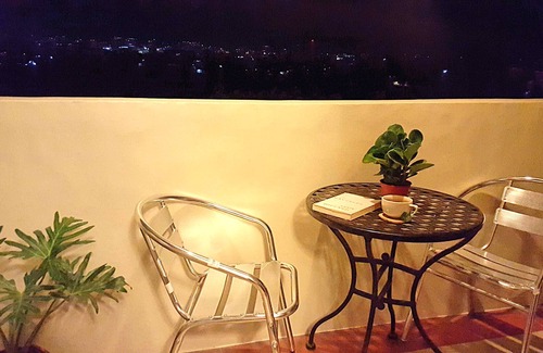 Ususan Apartment | Cozy Private Room (w/Breakfast!) near BGC!