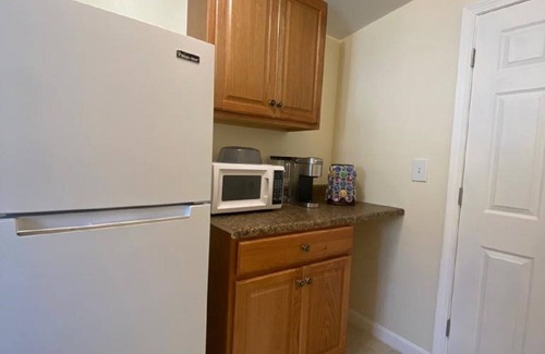 Randolph Apartment | Cozy Private room with Private Amenities - 12 mins to Mall.