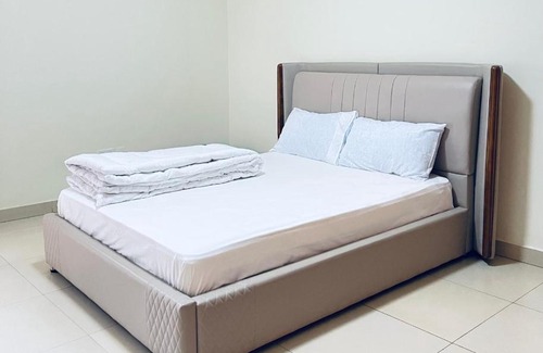 Entebbe House | Cozy Private Rooms in a furnished Penthouse with lake view