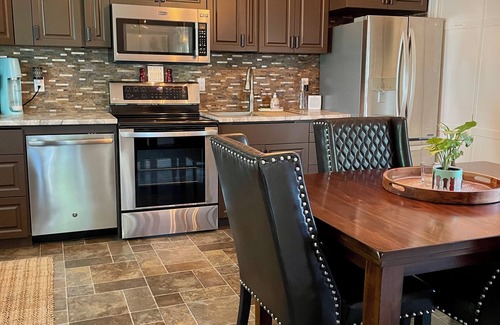 Shakespeare Apartment | Cozy Private Stay | Stratford 10min | Back of Spa