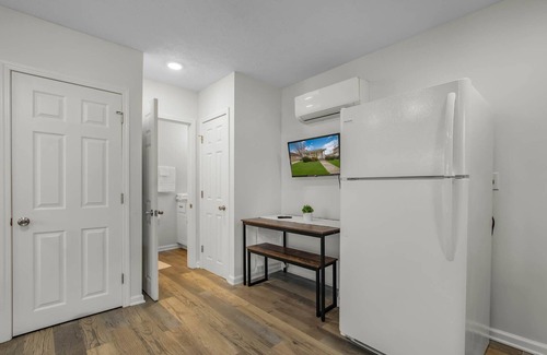 Pittsboro Apartment | Cozy Private Studio - Close To It All!