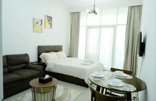 Sharjah Apartment | Cozy Private Studio -Near Beach -City View -Downtown Sharjah - Pool & Gym