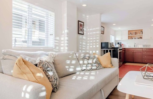 West Woodland Apartment | Cozy Private Urban Oasis: The Ballard Bungalow!