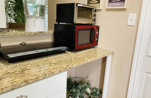 Conroe House | Cozy, private, Very quiet, excellent space for vacation or Celebrations/Events.