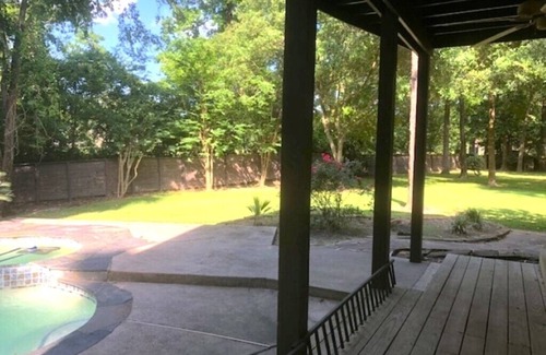 Conroe House | Cozy, private, Very quiet, excellent space for vacation or Celebrations/Events.