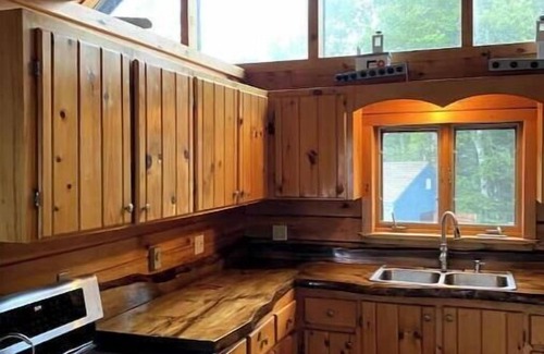 Jonesport Cabin | Cozy Quaint 2-bedroom ocean view cabin in peaceful Jonesport with WiFi