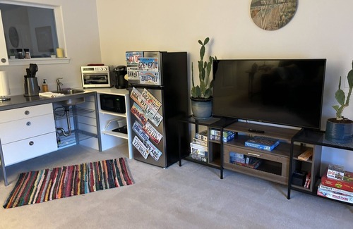 Sequim Apartment | Cozy quarters across from Carrie Blake Park - Festival Central & Discovery Trail