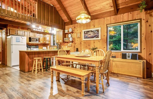 Lopez Island Ski Chalet | Cozy & Quiet Cabin w/Natural beauty - Prime Locale on Southern Lopez Island
