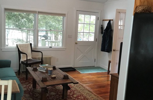Hampton Bays Cottage | Cozy Quiet Cottage by the Sea