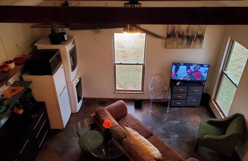Noble Apartment | Cozy, quiet studio with AC, heat, laundry and WiFi in lovely Noble