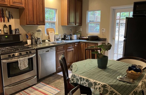 Monte Rio House | Cozy redwood getaway, pet-friendly, walk to town