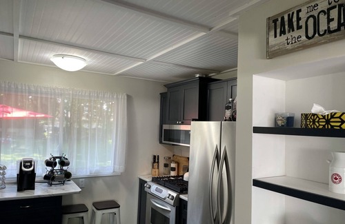 Port Elgin Cottage | Cozy, relaxing get away close to trails, beach, shopping and restaurants