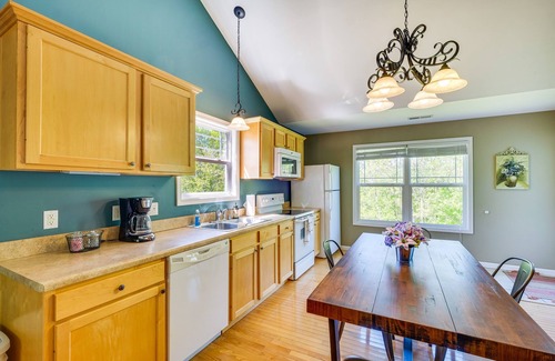 Taylorsville Cottage | Cozy Resort-Style Escape on Taylorsville Lake!