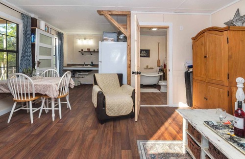 Marianna Cabin | Cozy Retreat Cabin Getaway