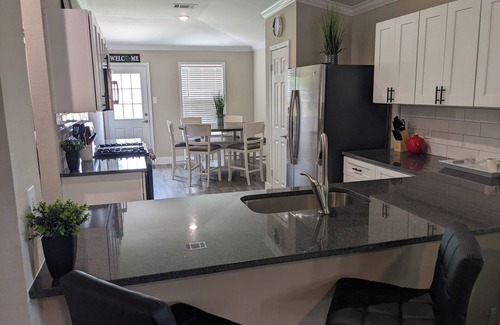 Leander House | Cozy Retreat Outside of Austin, great for families!
