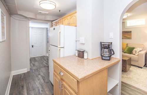 Greeley Apartment | Cozy Retreat | Walk to Unc | Free Cruiser Bikes