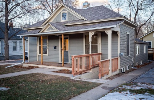 Greeley Apartment | Cozy Retreat | Walk to Unc | Free Cruiser Bikes