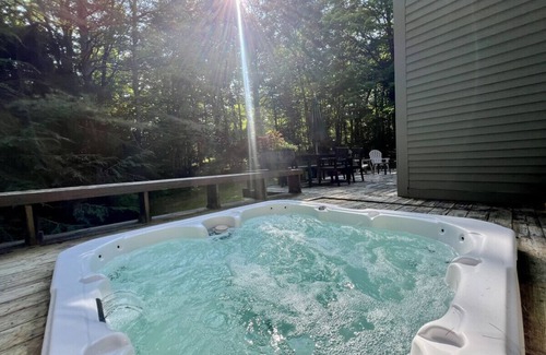Forest Farms House | Cozy Retreat with Hot Tub Right Off the Master Bedroom!