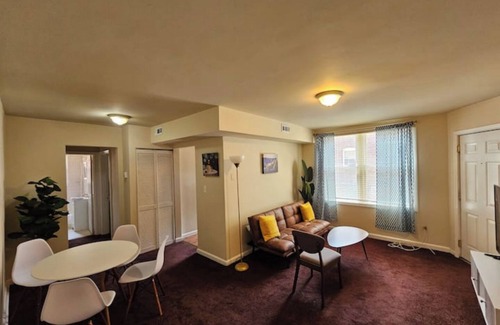 Bellevue Apartment | Cozy Retro Modern DC 1 BR Private Apt Wifi