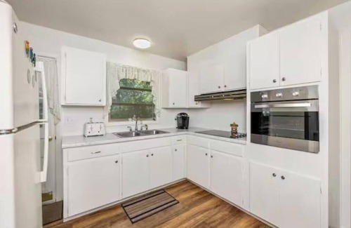 Mary Esther House | Cozy retro style house 4-bedroom can sleep 11 people Mary Esther with AC, WiFi