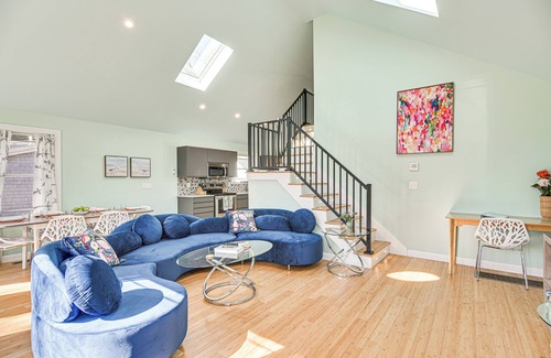 North Kingstown Cottage | Cozy Rhode Island Retreat w/Yard, Near Beaches!