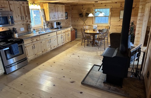 De Soto Cabin | Cozy Ridge Retreat