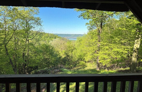 De Soto Cabin | Cozy Ridge Retreat
