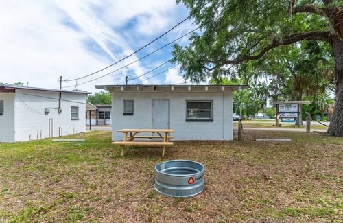 Chassahowitzka Cabin | Cozy River Cabin | Escape to Seven Sisters Springs