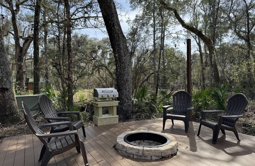 Webster House | Cozy river front retreat on beautiful Withlacoochee River. Near theme parks.