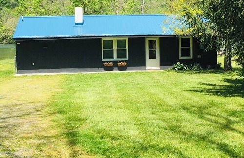 New River House | Cozy, riverfront house - 15 minutes from Virginia Tech
