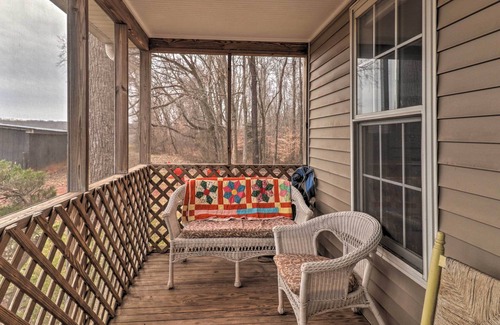 Calverton Cottage | Cozy Rixeyville Cottage w/Deck, Grill, & Stabling