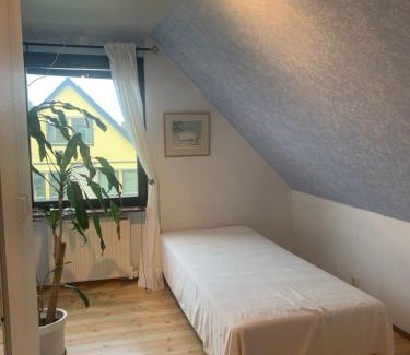 Staffanstorp Municipality House | Cozy room and rooms in a town