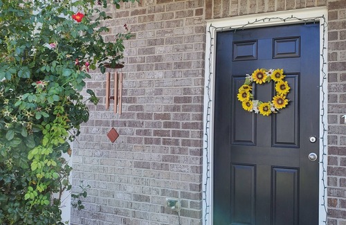 Cartersville House | Cozy room/bath in captivating Cartersville. Close to Hyundi plant, Piedmont Hosp