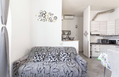 Peretola House | Cozy room close to the airport