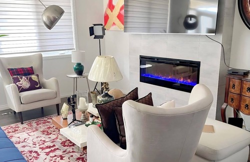 Calgary House | Cozy Room Close to YYC Airport