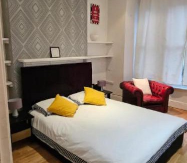 St. Leonard's House | Cozy Room