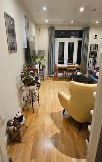 St. Leonard's House | Cozy Room