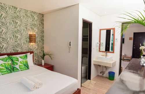 El Nido Hotel | Cozy room in El Nido, located at town center easy access to all.