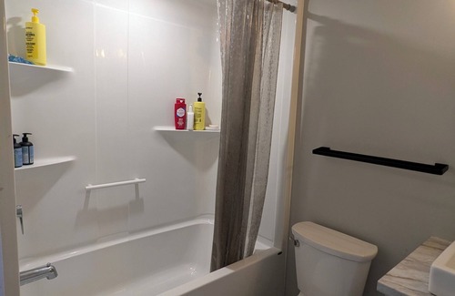 Halifax House | Cozy Room in Halifax