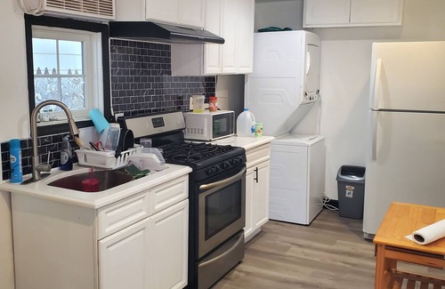 Fairview Cottage | Cozy room in peaceful North Bergen near NYC 15minutes via Ferrys.