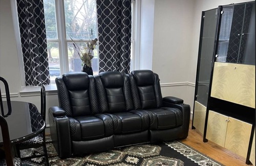 Elkins Park House | Cozy Rooms Available Escape to Tranquility Experience Unforgettable Comfort