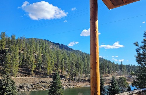 Laurier Cabin | Cozy Roost Retreat