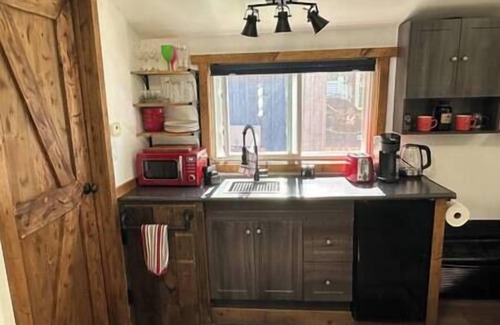 St. Stephen Apartment | Cozy Rustic Cabin w/Hot Tub