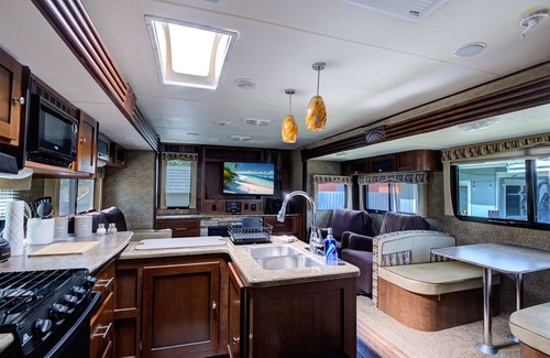 Liberty City House | Cozy RV Camper 15 minute short drive to the beautiful Miami Beach and downtown