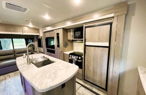 Fellowship House | Cozy RV in Lovely Ocala with Fenced Yard, WiFi, AC: Near WEC