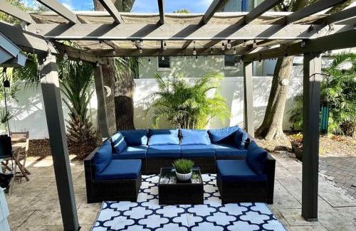 Sun Bay South House | Cozy sanctuary minutes from the bay and beaches