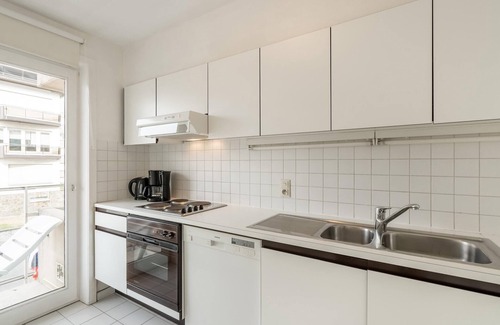 Albertstrand Apartment | Cozy Seaside Escape with Balcony