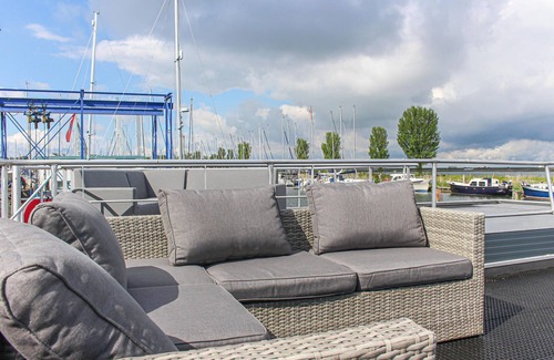 Lelystad Boat Rental | Cozy ship in Lelystad