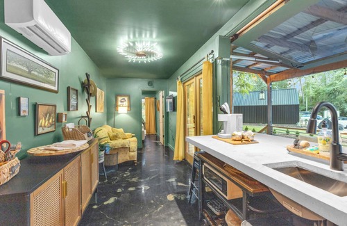 Greenville Cabin | Cozy Shipping Container - Relax by the River